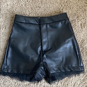 Leather shorts💕